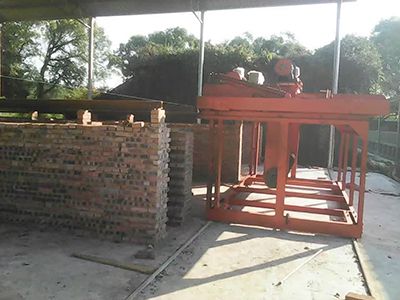 槽式翻拋機安裝現(xiàn)場圖1