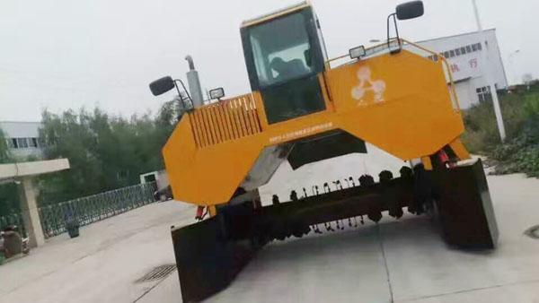 全液壓翻堆機_大型翻堆機_3000型號翻堆機 全液壓翻堆機_大型翻堆機_3000型號翻堆機