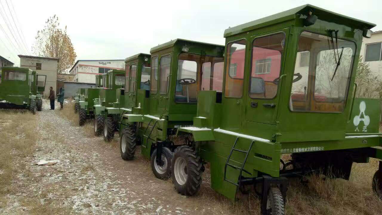 地面輪式翻堆機