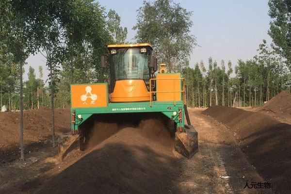 使用有機肥翻堆機過程中需要注意哪些事項？